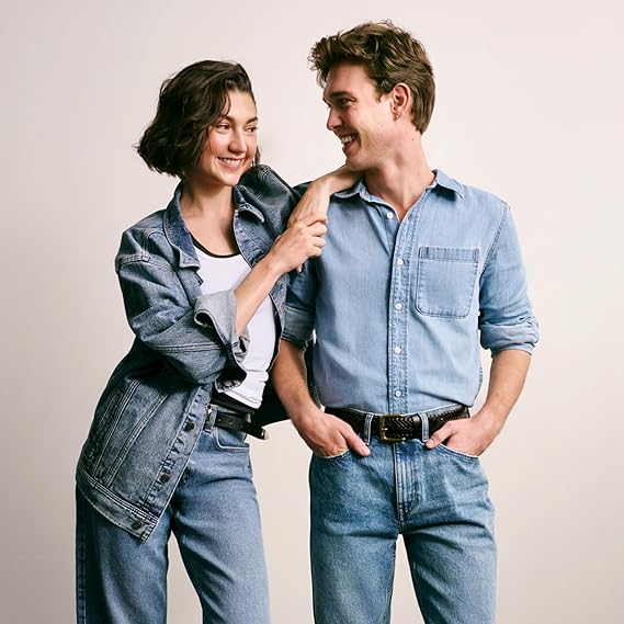 Men's Regular-Fit Long-Sleeve Button-Down Denim Shirt